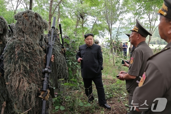 Kim Jong Un reviews training at special operations base of the Korean People’s Army / Rodong Sinmun