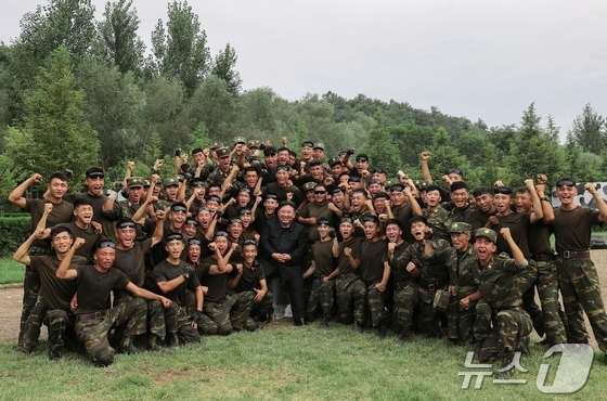 Kim Jong Un reviews training at special operations base of the Korean People’s Army / Rodong Sinmun