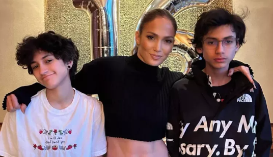 Jennifer Lopez with Oskar and Max / Credit: Instagram