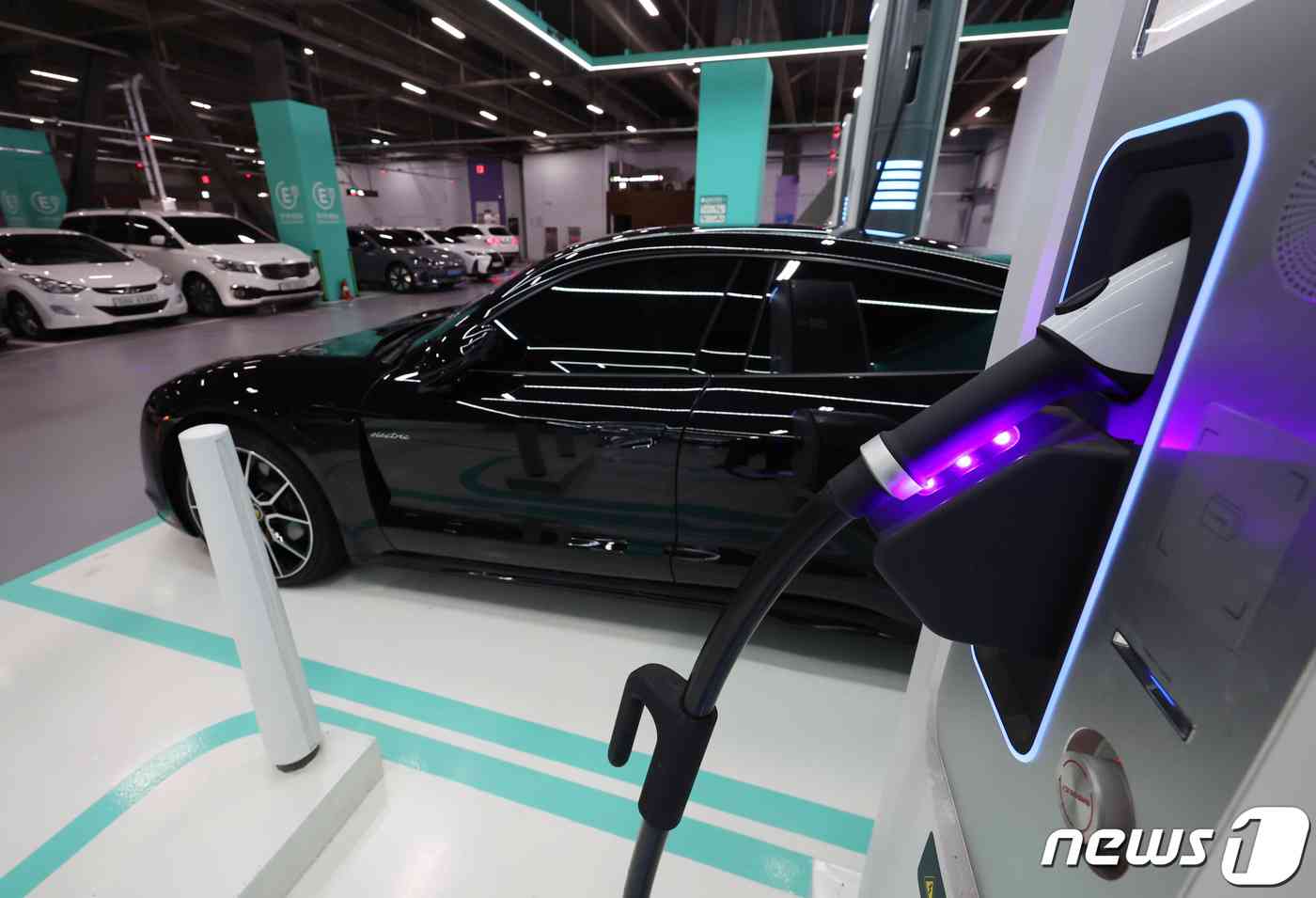 서울 시내 전기차 충전소 모습. 2023.9.25/뉴스1 © News1 김민지 기자