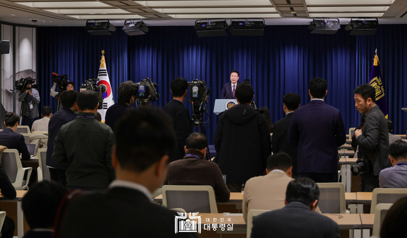 ▲ 윤석열 대통령이 11월29일 서울 용산 대통령실 청사에서 2030 엑스포 부산 유치 불발과 관련해 대국민 담화를 하고 있다. 사진=대통령실 홈페이지