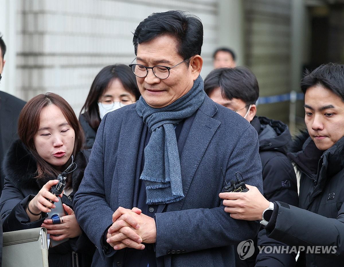 취재진에 입장 밝히는 송영길