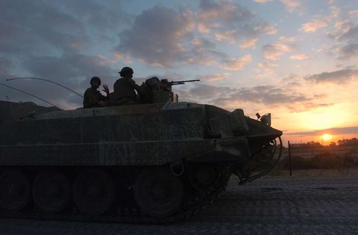 2005년 가자 지역에서 작전 중인 아크자리트 중장갑보병수송차의 모습 <출처: IDF>