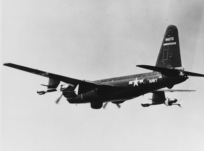 AUM-N-2 페트렐 대함미사일을 장착한 P2V-6M <출처: US Navy>