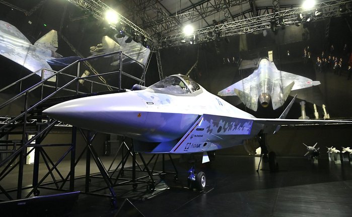 2021년 7월 20일에 공개된 Su-75 