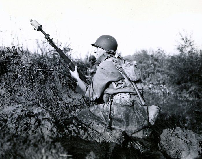 총류탄은 실제 전선에서 잘 활용되지 못했기에 새로운 개념의 무기가 필요했다. <출처: 미 육군>