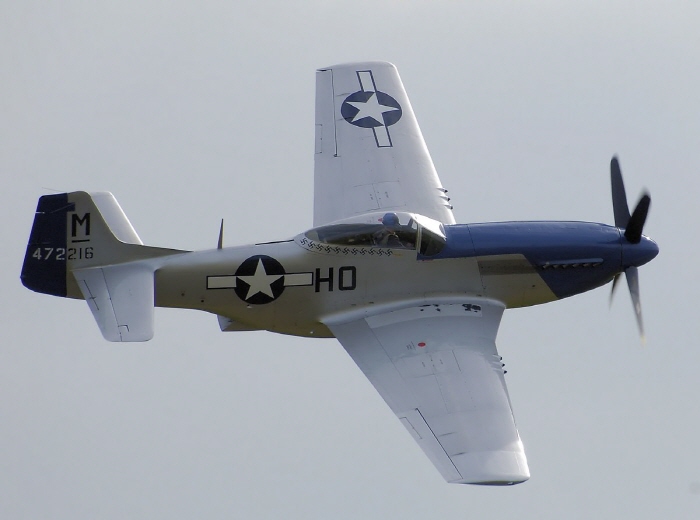 노스 아메리칸 P-51 머스탱 (North American P-51 Mustang) 전투기 <출처 : Arpingstone at wikimedia.org>