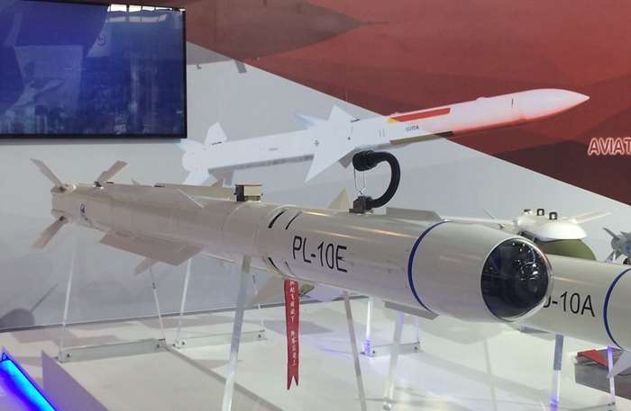 PL-10E 단거리 공대공미사일은 J-20에 장착되어 발사 시험을 거친 것으로 보인다.<출처: chinesemilitaryreview.blogspot.kr>