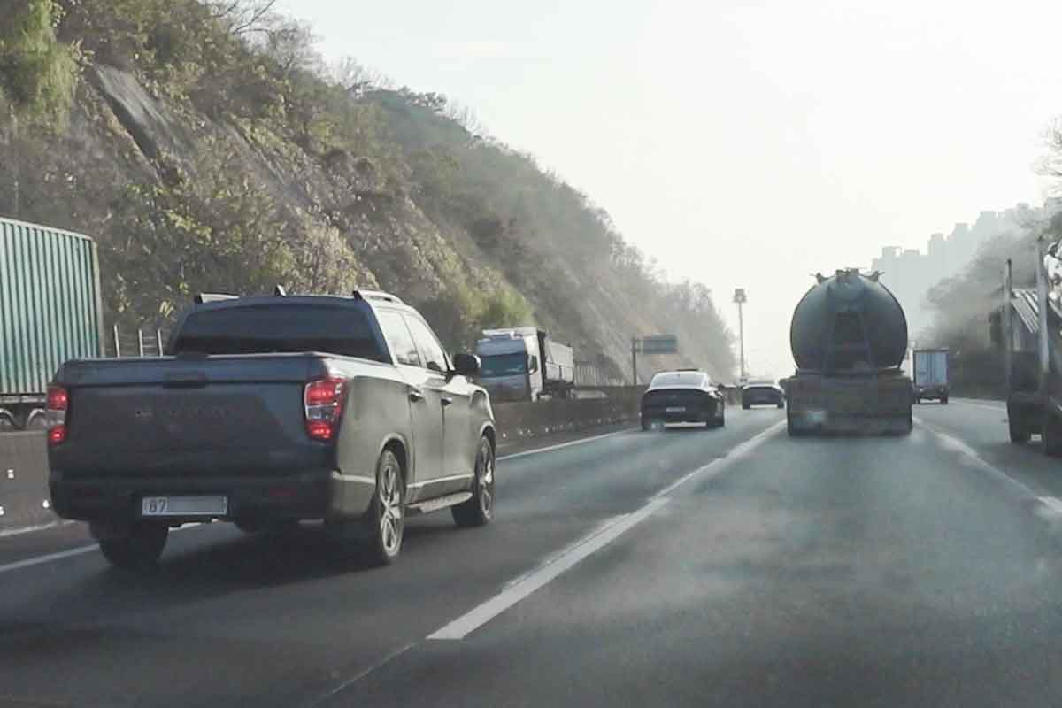 고속도로-렉스턴-스포츠