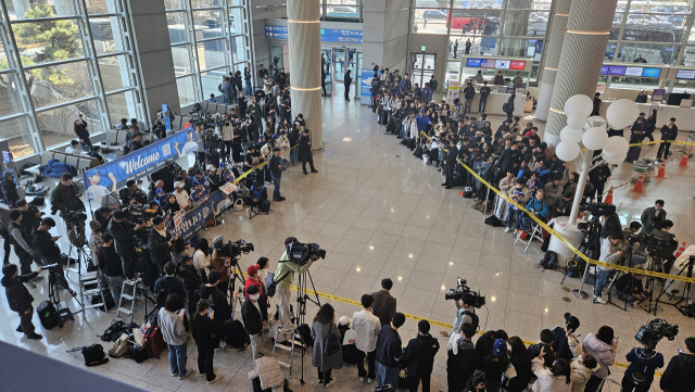 3시간 기다렸지만 만남은 10초… 오타니 보러 온 팬들 ‘아쉬움’