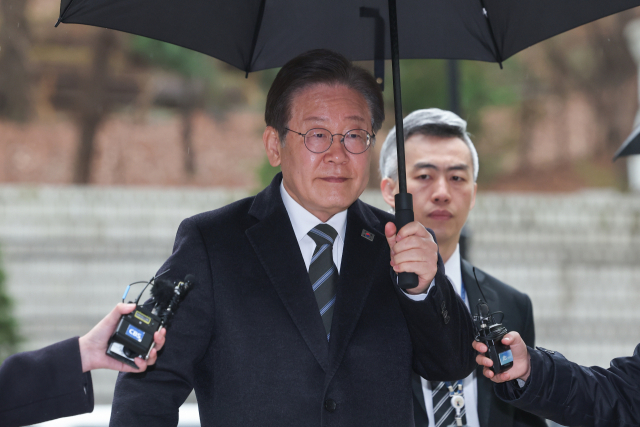 이재명, 선거운동 첫 주말 강행군…'한강벨트' 집중 공략