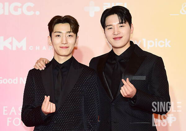 2024 유니버설 슈퍼스타 어워즈' 레드카펫에 참석한 멜로망스 ©최은희 기자 oso0@slist.kr