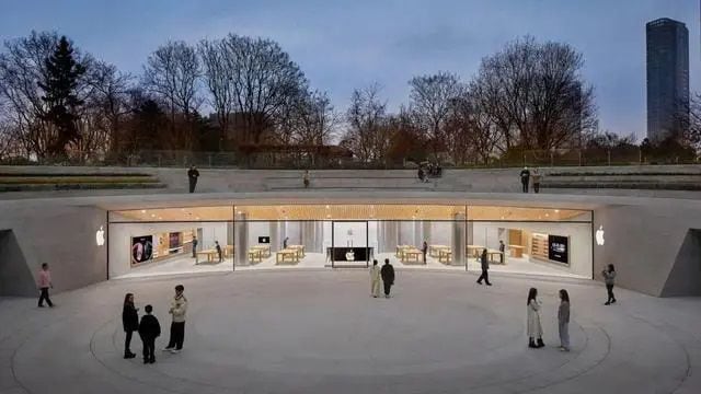 21일 정식 영업을 시작하는 중국 상하이 애플 징안점. /바이두 캡처