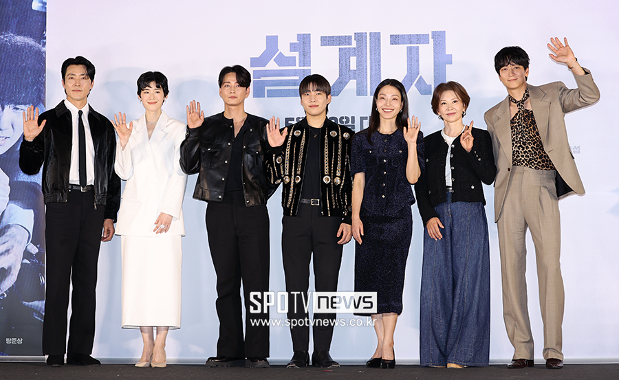 ▲ 이무생 정은채 이현욱 탕준상 김신록 이미숙 강동원 ⓒ곽혜미 기자