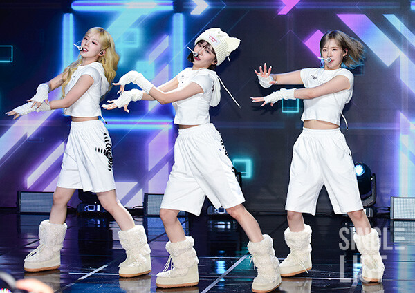 첫 번째 미니 앨범 'BE;WAVE' 쇼케이스에 참석한 BEWAVE(비웨이브) ©최은희 기자 oso0@slist.kr