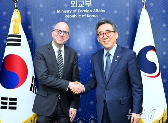 조태열 외교부 장관, 제이슨 매씨니 미국 랜드연구소 회장.(외교부 제공)