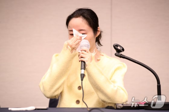 민희진 어도어 대표가 31일 오후 서울 중구 프레스센터에서 임시주주총회 관련 기자회견을 하고 있다. (공동취재) 2024.5.31/뉴스1 © News1 이재명 기자