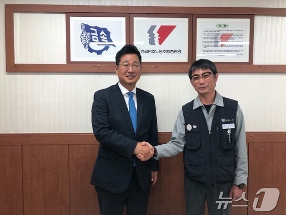 울산 동구 김태선 당선인(더불어민주당)이 24일 HD현대중공업을 찾아 노조 집행부와 첫 간담회를 가졌다.(김태선의원측 제공)