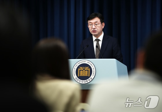 성태윤 대통령실 정책실장이 26일 용산 대통령실 청사에서 의료개혁 현안과 관련한 브리핑을 하고 있다. 2024.5.26/뉴스1 © News1 오대일 기자