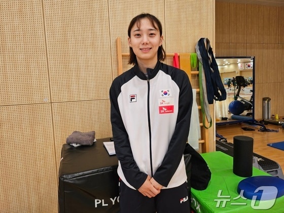 펜싱 에페 대표팀의 윤지수가 27일 뉴스1과 인터뷰 후 포즈를 취하고 있다. ⓒ News1