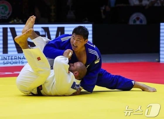 세계유도선수권  100㎏ 이상급에서 금메달을 따낸 김민종(국제유도연맹 제공)