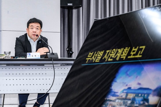  김현수 경기 수원시 제1부시장이 23일 '2025 ITS 아태총회 시 실무지원단 지원 계획 보고회'에 참석해 발언하고 있다. (수원시 제공) 2024.523 / 뉴스1