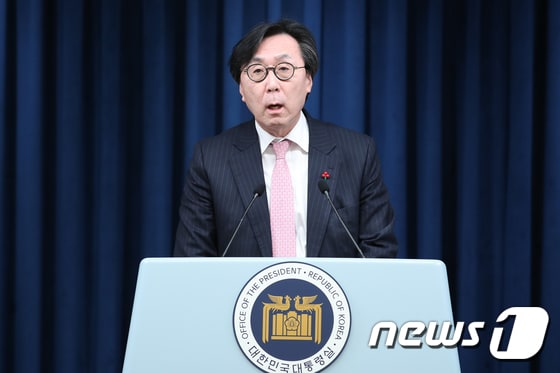 장호진 신임 국가안보실장이 28일 용산 대통령실 브리핑룸에서 임명 소감을 밝히고 있다. 2023.12.28/뉴스1 © News1 안은나 기자