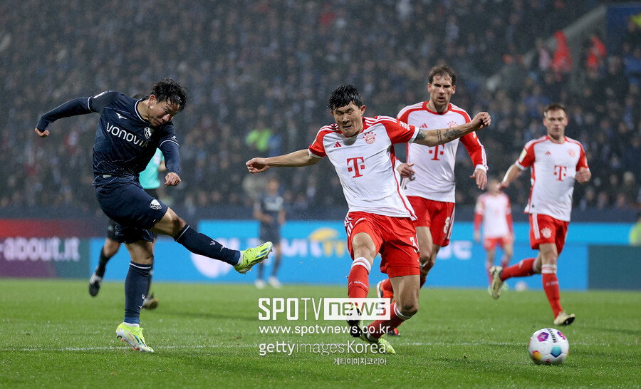 ▲ 바이에른 뮌헨 중앙 수비수 김민재가 후반기 벤치에 밀려 혹평을 당했다. 전반기 '카이저(황제)'라는 닉네임을 얻었던 것과 대조적이다. 유럽축구연맹(UEFA) 챔피언스리그 4강 1차전에서 2실점 빌미를 제공하며 전 유럽의 비판을 받았고 방출설까지 돌았는데 