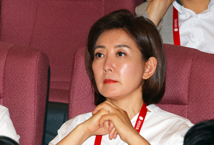 국민의힘 나경원 당선인이 30일 오후 충남 천안 재능교육연수원에서 열린 제22대 국회의원 워크숍에서 생각에 잠겨있다.