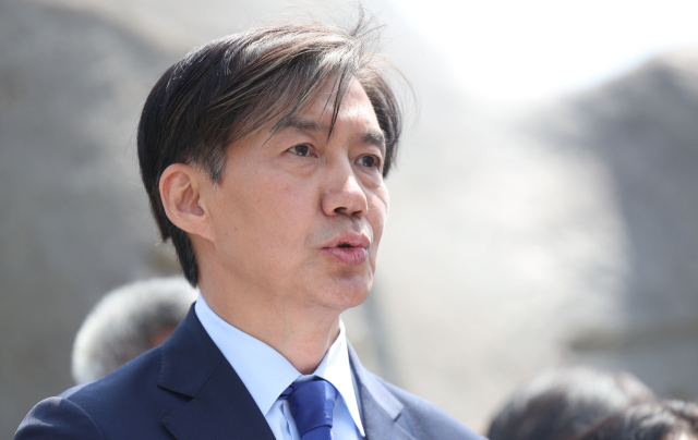 조국 “나는 책 집에서 읽어…한동훈, 정치 복귀 의사표시 한 것”