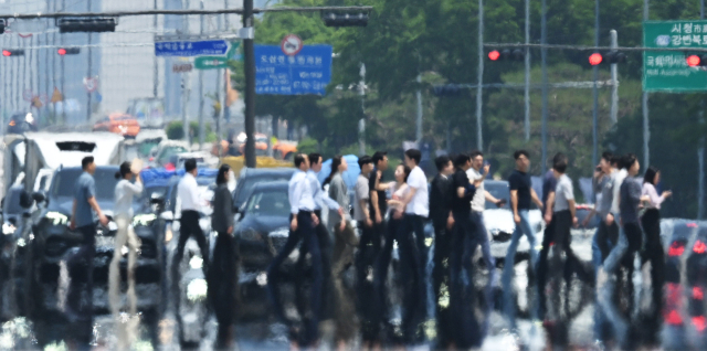 [사진]땡볕에 도로가 '이글이글'