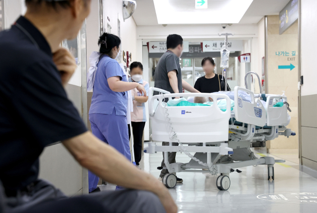 의료계, 내년도 의대정원 확정 후 투쟁방향 고민 빠져… 촛불집회·대법 기대