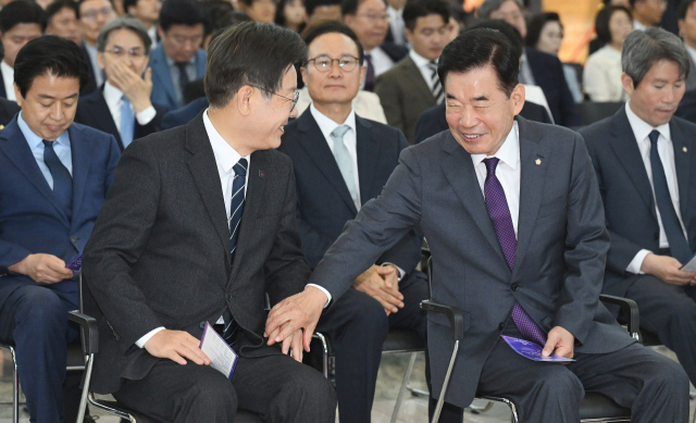 [포토뉴스]특검법 본회의 앞둔 與野…폭풍전야?