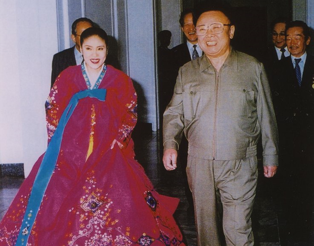 김정일도 참 좋아했다는데…北 ''이 가수' 노래 듣지도 부르지도 말라'