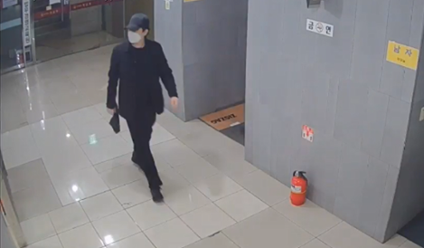 '서울대 N번방' 어떻게 잡혔나…'아내 속옷'으로 유인한 숨은 공신 있었다
