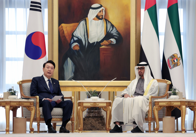 尹, '국빈 방한' UAE 대통령과 친교만찬…'新 중동붐 활기 기대'