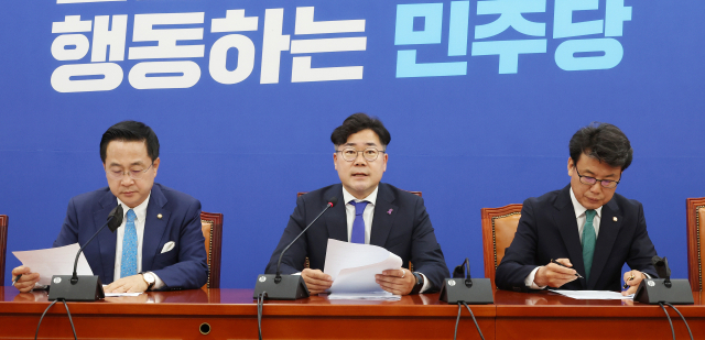 박찬대 '尹거부권, 반민주적 폭거…막가파식 국정 운영'