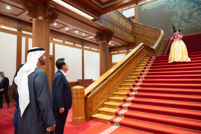창덕궁 후원 열고 UAE 대통령 극진 예우…대통령실 '학연화대무' 준비한 이유는