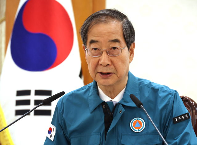 한총리 '의대 증원 백지화는 이제 공허한 주장…정부는 행동으로 보여'