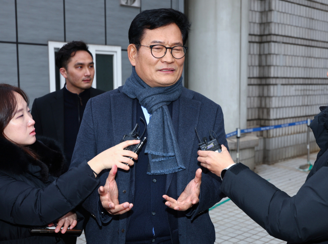 '돈봉투 살포 의혹' 송영길 석방…'보증금 및 주거 제한 조건'