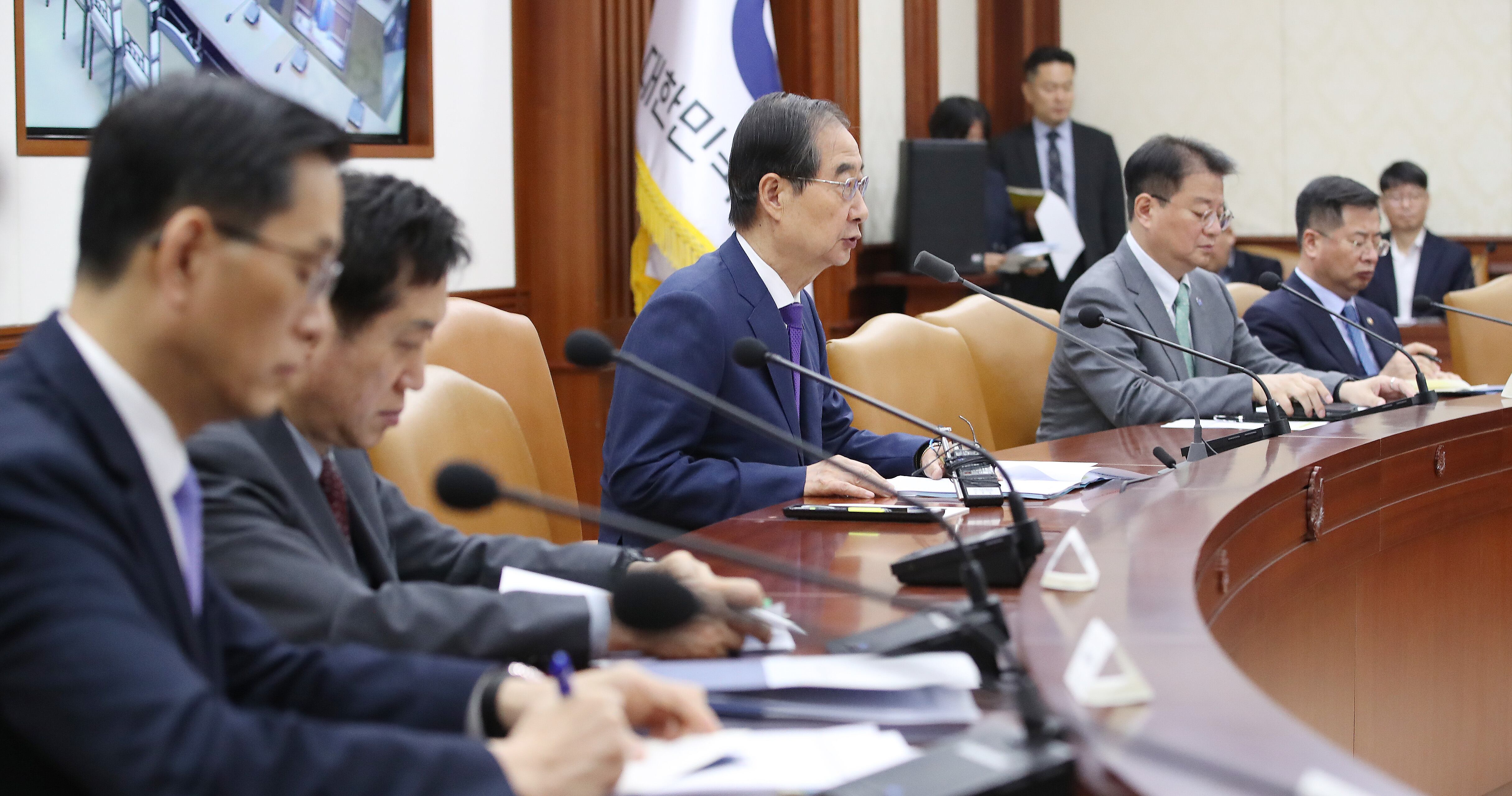 한덕수 국무총리가 30일 서울 종로구 정부서울청사에서 열린 국정현안관계장관회의에서 모두발언을 하고 있다. /뉴스1