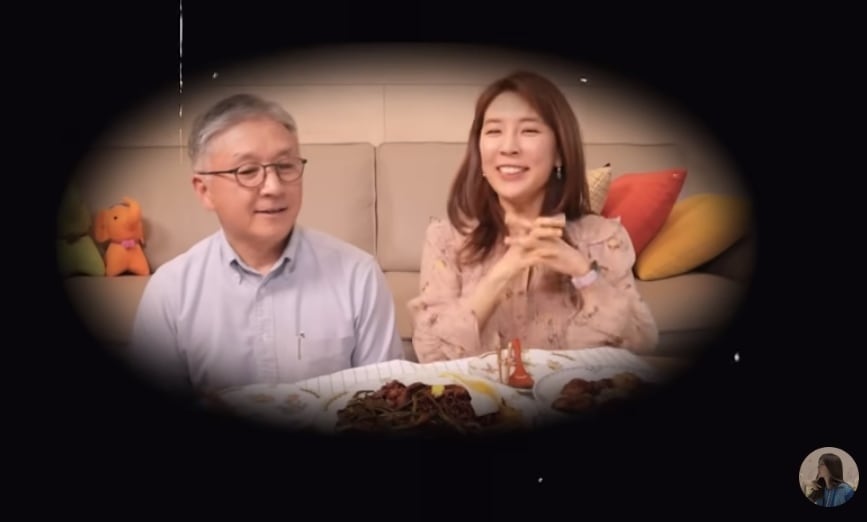 함영준(왼쪽) 오뚜기 회장(왼쪽)과 함연지씨./함연지 유튜브 채널 캡처