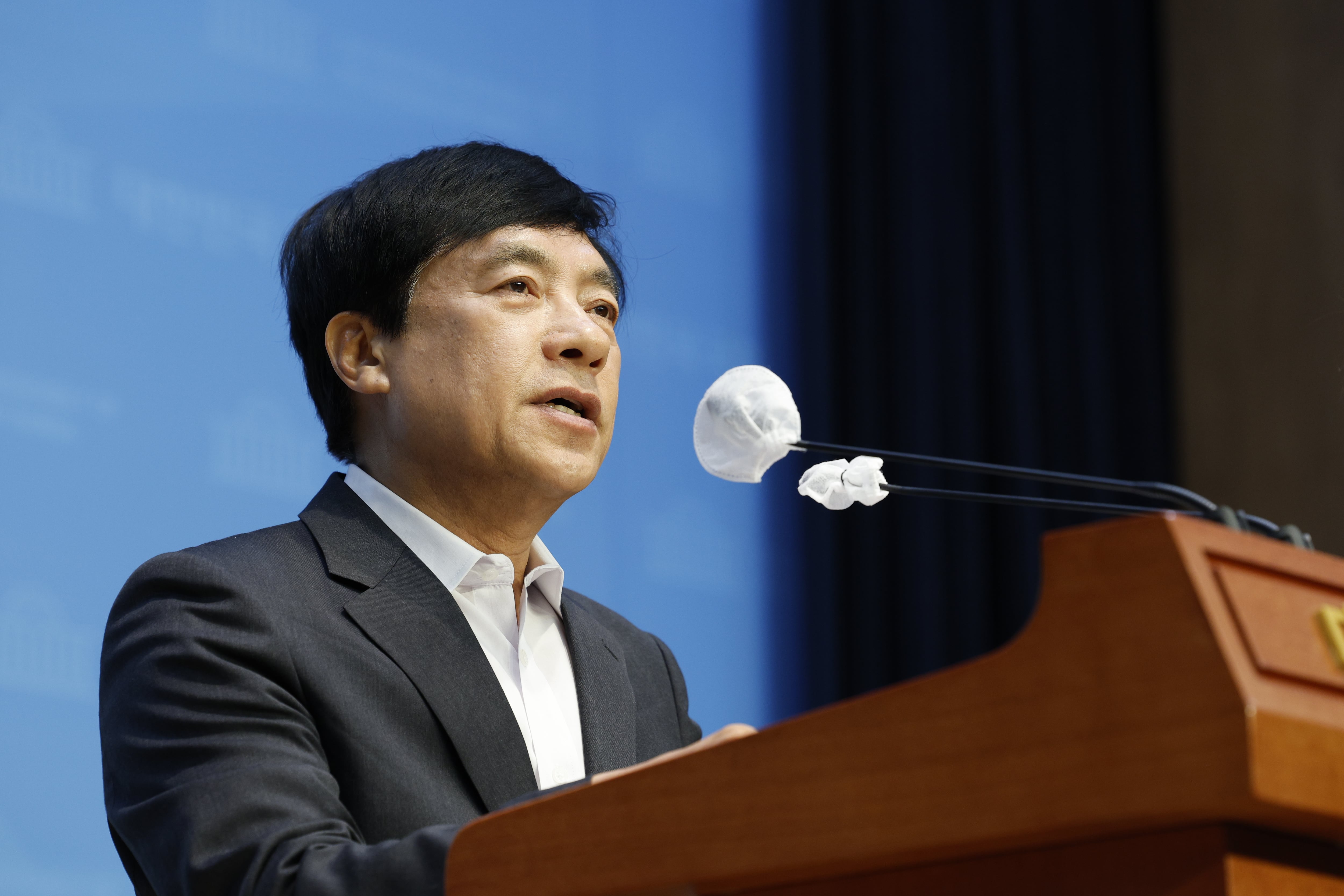 이성윤 더불어민주당 의원이 31일 서울 여의도 국회 소통관에서 '김건희 종합 특검법' 대표발의 기자회견을 하고 있다. 2024.5.31/뉴스1 ⓒ News1 안은나 기자