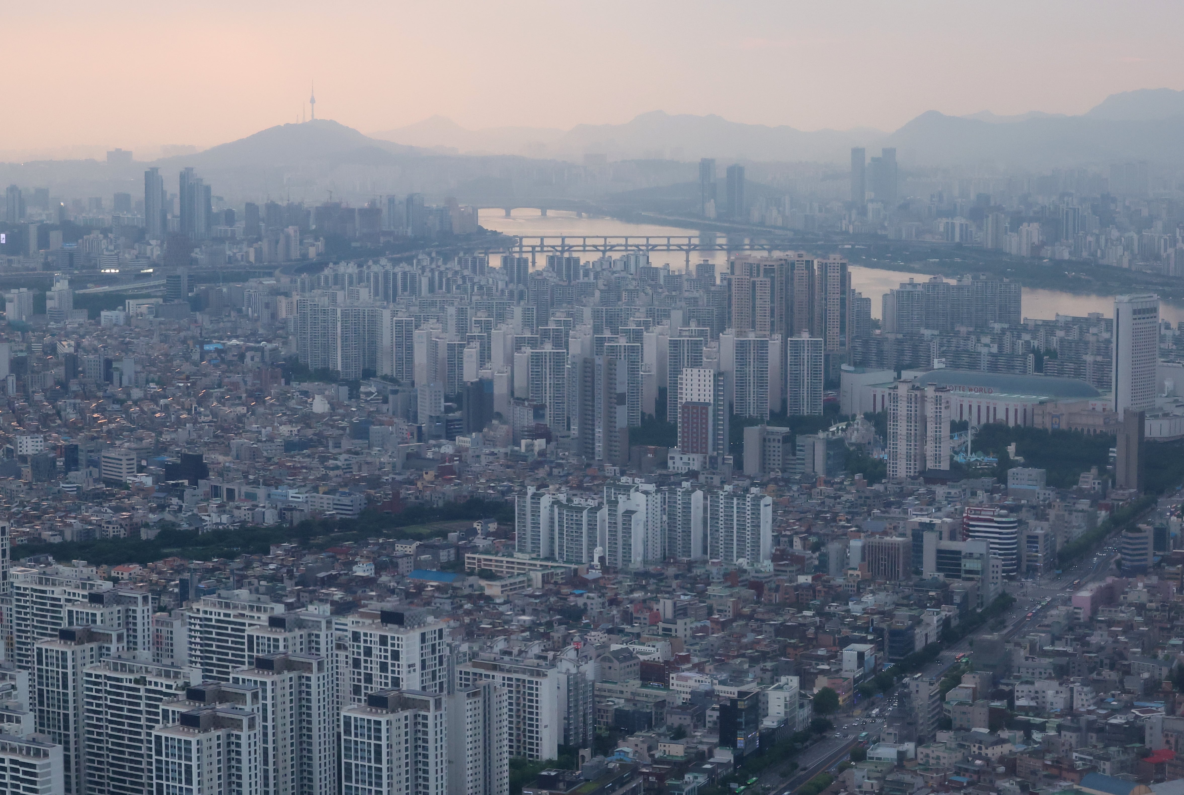 상공에서 바라본 서울 강남구, 송파구 등 서울시내 아파트 단지 전경./연합