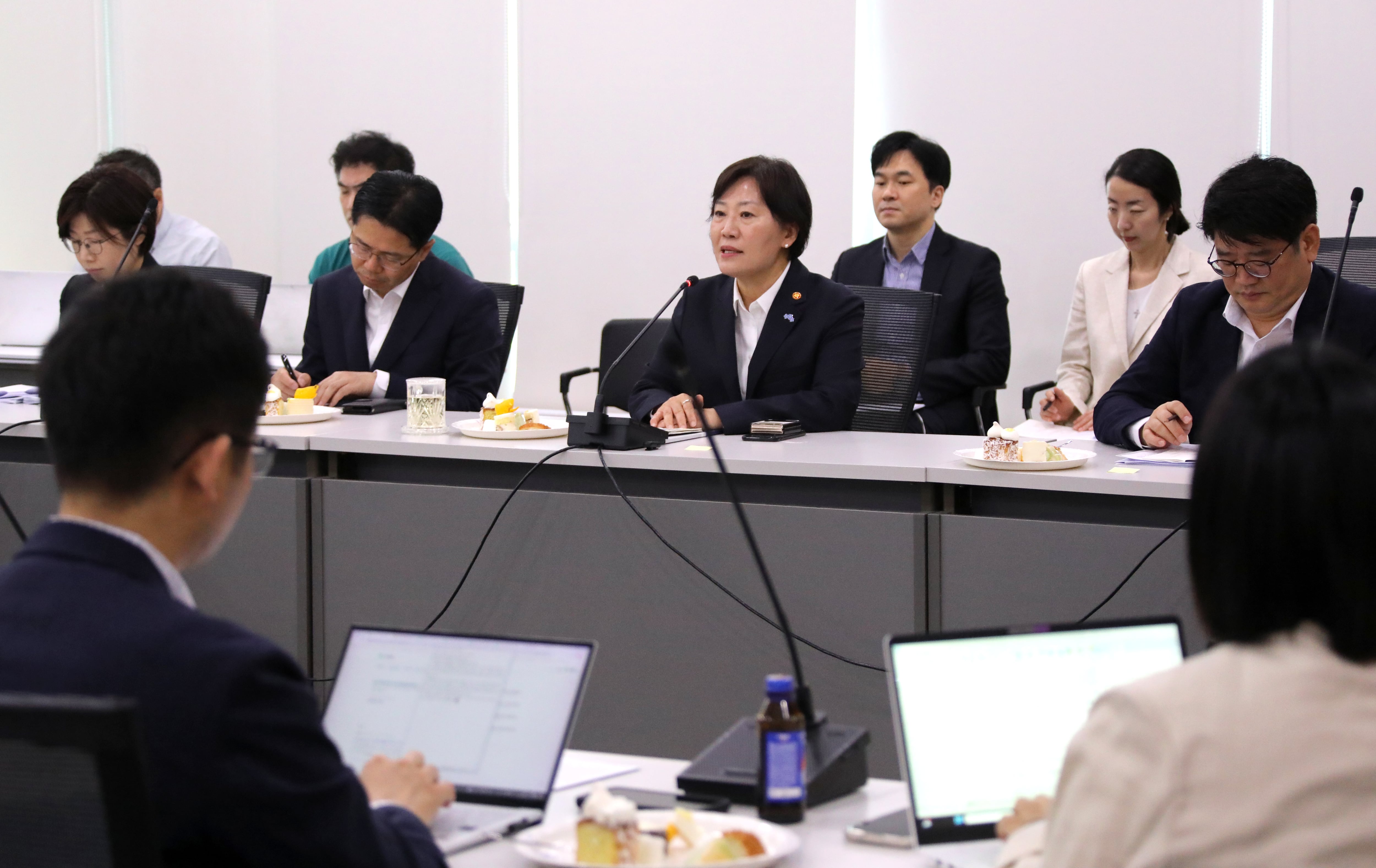 송미령 농림축산식품부 장관이 20일 오전 정부세종청사에서 출입 기자들과 간담회를 열고 있다. /연합뉴스