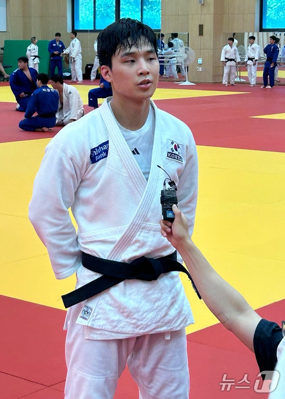 2024 파리하계올림픽에 참가하는 유도 국가대표 안바울 선수가 13일 오전 진천국가대표선수촌 필승관 유도장에서 취재진과 인터뷰를 하고 있다. 2024.6.13/뉴스1 © News1 문대현 기자