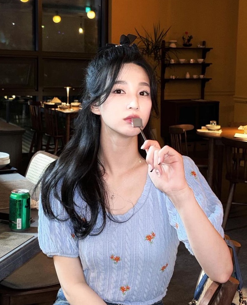 ▲ 율희. 출처| 율희 SNS