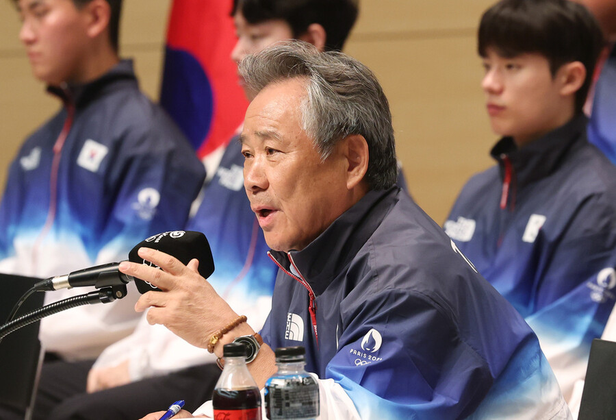 ▲ 이기흥 대한체육회장이 26일 충북 진천국가대표선수촌 챔피언하우스에서 열린 2024 파리하계올림픽 D-30 미디어데이에 참가했다. 최근 문화체육관광부와 첨예하게 대립하는 사안에 대해 입장을 밝히고 있다. ⓒ 연합뉴스