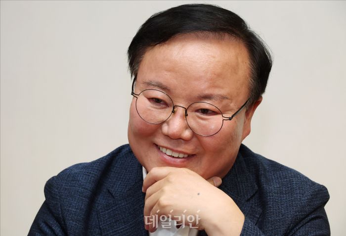 국민의힘 7·23 전당대회에 최고위원 후보로 나선 김재원 전 최고위원이 지난 26일 오후 서울 여의도의 한 카페에서 데일리안과 인터뷰를 하고 있다. ⓒ데일리안 홍금표 기자
