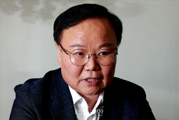 국민의힘 7·23 전당대회에 최고위원 후보로 나선 김재원 전 최고위원이 지난 26일 오후 서울 여의도의 한 카페에서 데일리안과 인터뷰를 하고 있다. ⓒ데일리안 홍금표 기자